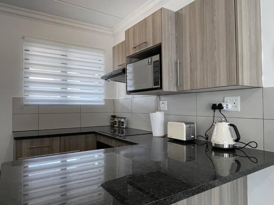 Exclusive 1 Bedroom Apartment With Uncapped Wi-Fi Sandton Bagian luar foto